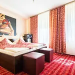 Koenigshof Hauptbahnhof Superior Отель 3*