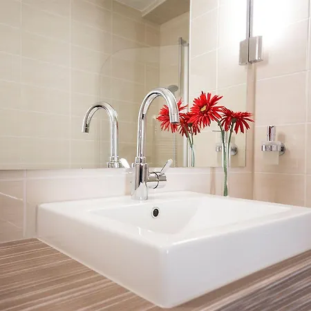 Koenigshof Hauptbahnhof Superior Hotel 3*