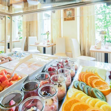 Szálloda Koenigshof Hauptbahnhof Superior 3*