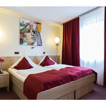 Koenigshof Hauptbahnhof Superior Szálloda 3*