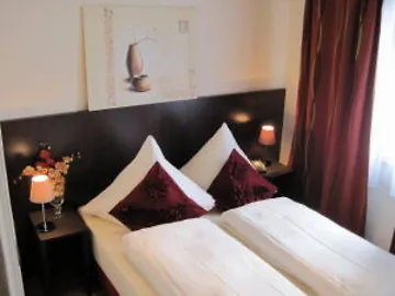 Hotel Koenigshof Hauptbahnhof Superior 3*